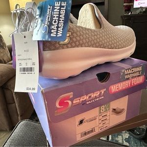 Women Sport by Skechers